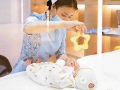 鞍山母婴护理服务价格全解析 月子中心 vs 住家月嫂，到底花多少钱才值？